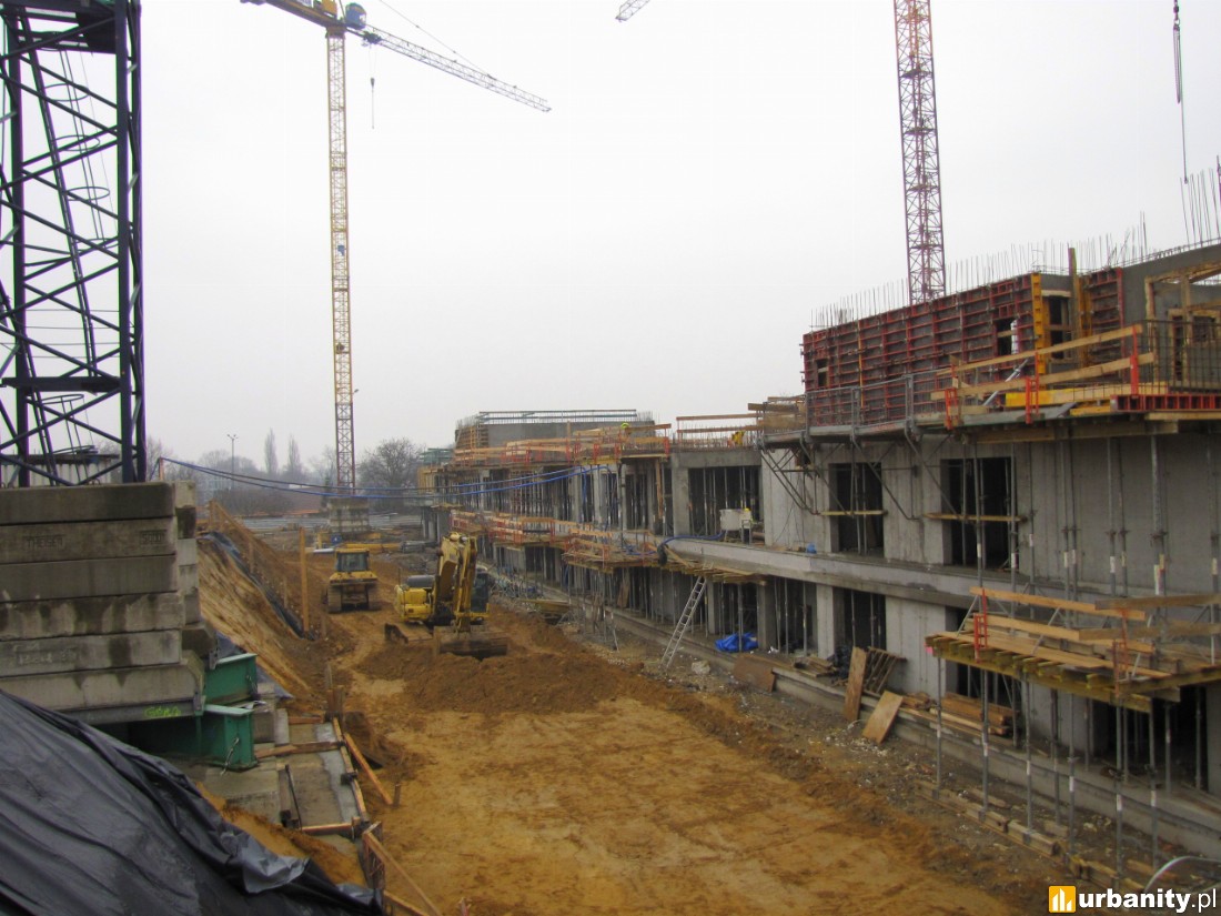 rozpoczęto betonowanie ścian mieszkań na I piętrze