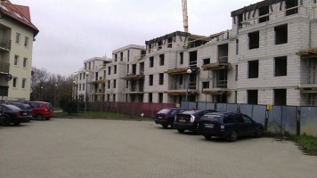 zakończenie budowy ścian konstrukcyjnych, przegotowanie do prac dekarskich