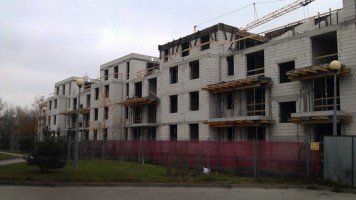 zakończenie budowy ścian konstrukcyjnych, przegotowanie do prac dekarskich