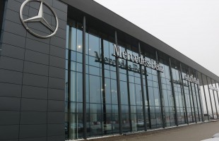 zdjęcie Salon samochodowy marki Mercedes-Benz