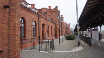 zdjęcie Dworzec PKP Skierwniewice
