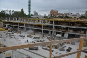 OWII - WIDOK NA BUD. B2 OD STRONY PATIO