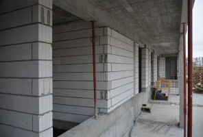 OWII - BUD. B2 - ROZPOCZĘTE PRACE MURARSKIE NA PARTERZE