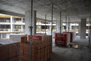 OWII - BUD. B1 - SKŁADOWANIE MATERIAŁÓW MURARSKICH NA ŚCIANY WEWNĘTRZNE