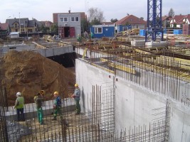 II etap - hala garażowa jest częściowo przykryta stropem