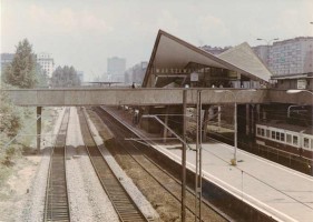 Widok na dworzec od strony pl. Zawiszy, 1976