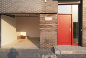 GARAŻ I WEJŚCIE DO DOMEK LEWY