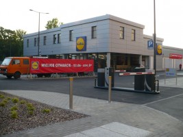 zdjęcie Lidl z parkingiem wielopoziomowym