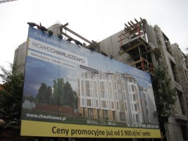 3 piętro -  postawienie elementów żelbetowych i ścian wraz z murowaniem ścian osłonowych