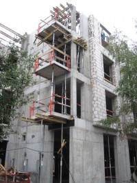 3 piętro -  postawienie elementów żelbetowych i ścian wraz z murowaniem ścian osłonowych