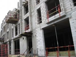 3 piętro -  postawienie elementów żelbetowych i ścian wraz z murowaniem ścian osłonowych