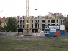 3 piętro -  postawienie elementów żelbetowych i ścian wraz z murowaniem ścian osłonowych