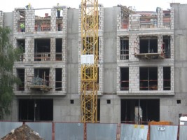 3 piętro -  postawienie elementów żelbetowych i ścian wraz z murowaniem ścian osłonowych