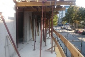 WIDOK Z BALKONU MIESZKANIA K5-1-4 NA BUDYNEK CUPRUM