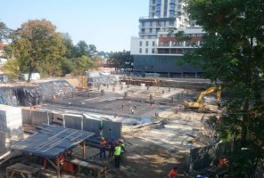 WIDOK NA ATAL TOWERS ETAP II Z BALKONU KLATKI K4-K5