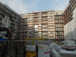 budynki nr 1 i 2 osiągnęły stan surowy otwarty, trwa montaż stolarki okiennej