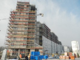 budynki nr 1 i 2 osiągnęły stan surowy otwarty, trwa montaż stolarki okiennej