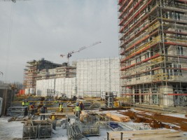 budynki nr 1 i 2 osiągnęły stan surowy otwarty, trwa montaż stolarki okiennej