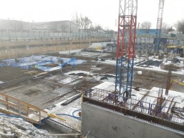 budynki nr 1 i 2 osiągnęły stan surowy otwarty, trwa montaż stolarki okiennej