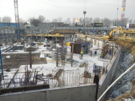 budynki nr 1 i 2 osiągnęły stan surowy otwarty, trwa montaż stolarki okiennej