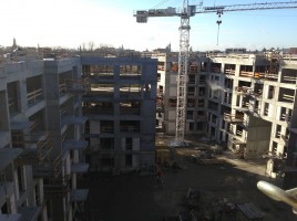 Roboty żelbetowe na kwartale B postępują zgodnie z harmonogramem i obecnie wykonywana jest konstrukcja 7 piętra, na k...