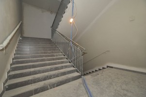 DACH, HOL, HALA GŁÓWNA, KLATKA SCHODOWA