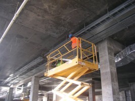 prace w środku galerii