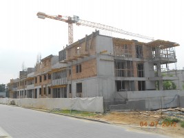 Trwają roboty murowe i zbrojeniowe ścian poziomu III piętra