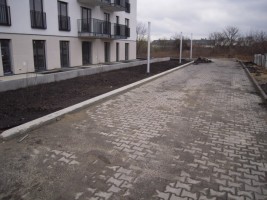 prace porządkujące teren inwestycji