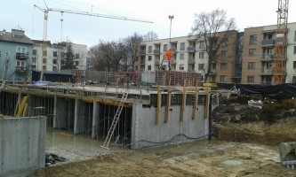 Kontynuacja garażu podziemnego, ściany parteru od strony południowej