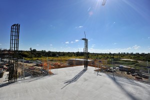 Rozpoczęto wykonywanie murowanych ścian osłonowych i wewnętrznych