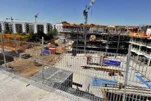 Rozpoczęto wykonywanie murowanych ścian osłonowych i wewnętrznych