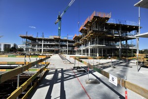 Rozpoczęto wykonywanie murowanych ścian osłonowych i wewnętrznych