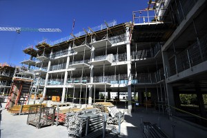 Rozpoczęto wykonywanie murowanych ścian osłonowych i wewnętrznych