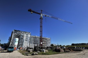 I etap - Wykonywane są prace elewacyjne oraz prace związane z zagospodarowaniem terenu