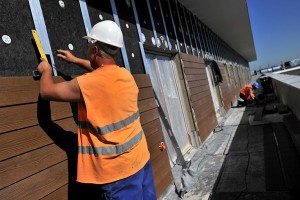 I etap - Wykonywane są prace elewacyjne oraz prace związane z zagospodarowaniem terenu