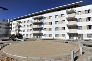 I etap - Wykonywane są prace elewacyjne oraz prace związane z zagospodarowaniem terenu