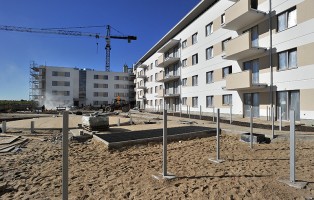 I etap - Wykonywane są prace elewacyjne oraz prace związane z zagospodarowaniem terenu