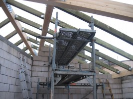 Rozpoczęty został I etap prac elewacyjnych - ocieplenie od strony dziedzińca