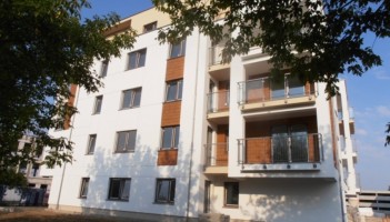 Rozpoczęto roboty wykończeniowe w poszczególnych budynkach. Wciąż trwają prace elewacyjne