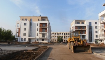 Rozpoczęto roboty wykończeniowe w poszczególnych budynkach. Wciąż trwają prace elewacyjne