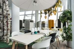 biuro Kinnarps - rozwiązania podłogowe od Forbo Flooring: panele LVT Allura