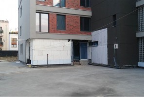 PATIO WEWNĘTRZNE I ELEWACJA PÓŁNOCNA - BUDYNEK M2