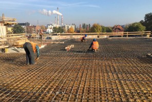 ZBROJENIE STROPU MONOLITYCZNEGO NAD PIĘTREM 2, ETAP PIERWSZY