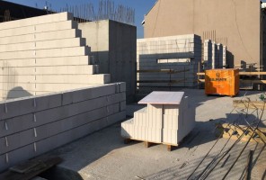 ŚCIANY MUROWANE W OBRĘBIE KLATKI NR 5, ETAP PIERWSZY