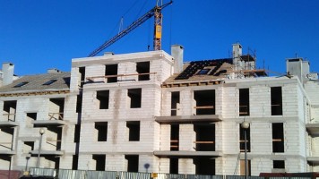 Prace dekarskie i rozpoczęcie montażu stolarki okiennej