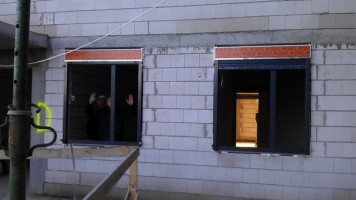 Prace dekarskie i rozpoczęcie montażu stolarki okiennej