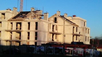 Prace dekarskie i rozpoczęcie montażu stolarki okiennej