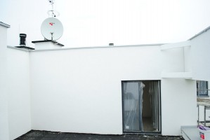 trwają prace na klatkach schodowych i tarasach