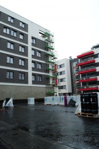 trwają prace na klatkach schodowych i tarasach